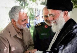 دعای شهید سلیمانی زمان دریافت نشان ذوالفقار