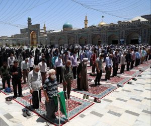 نماز جماعت به خاطر کرونا در صحن‌های مرکزی حرم امام رضا(ع)اقامه نمی‌شود