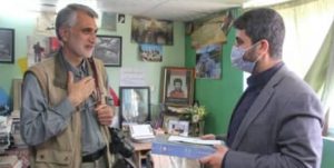 تقدیر مدیر کل فرهنگ و ارشاد اسلامی خراسان رضوی از عکاس دفاع مقدس