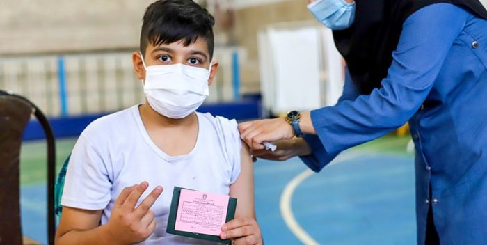 واکسیناسیون دانش‌آموزان در مناطق زیر پوشش دانشگاه علوم پزشکی مشهد آغاز شد