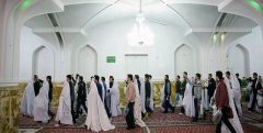 جشن ازدواج ۱۵۰ زوج حاشیه شهر مشهد در حرم مطهر رضوی برگزار شد