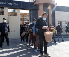آزادی ۸۸ زندانی توسط خیران و اصناف خراسان رضوی در ماه مبارک رمضان