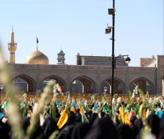 حرم امام رضا (ع) گلباران شد